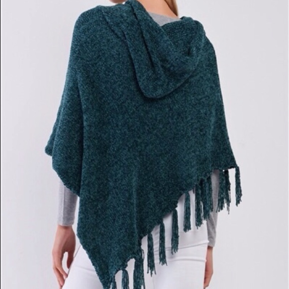 GREEN CHENILLE KNIT PONCHO - Picture 2 of 4